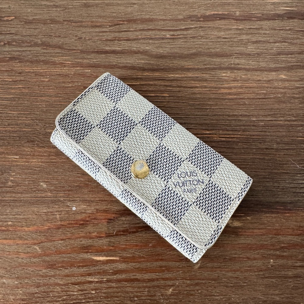 Louis Vuitton Gray and White Checkered Key Holder